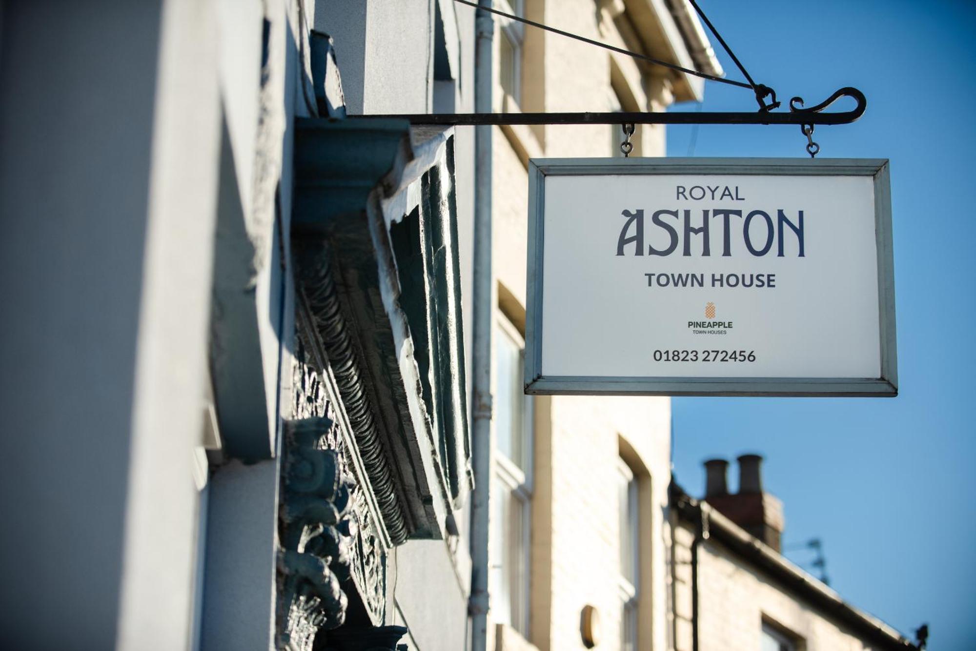 Royal Ashton Townhouse - Taunton Hotel Exterior photo